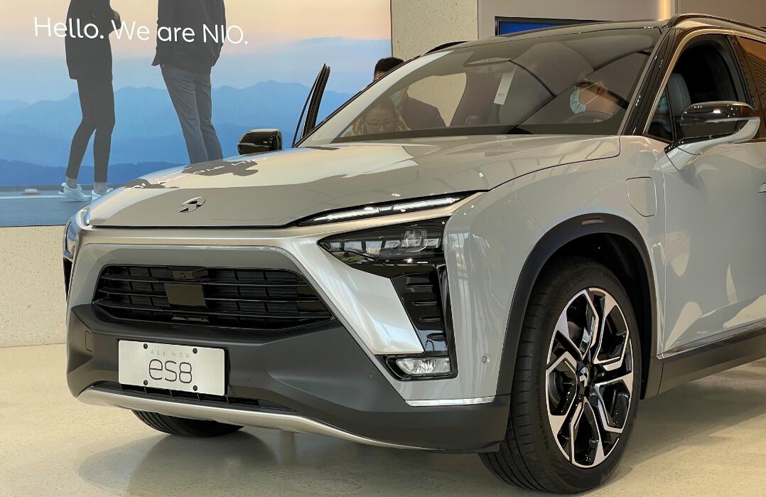 Nio, Xpeng, Li Auto mull HK listings this year, report says-CnEVPost