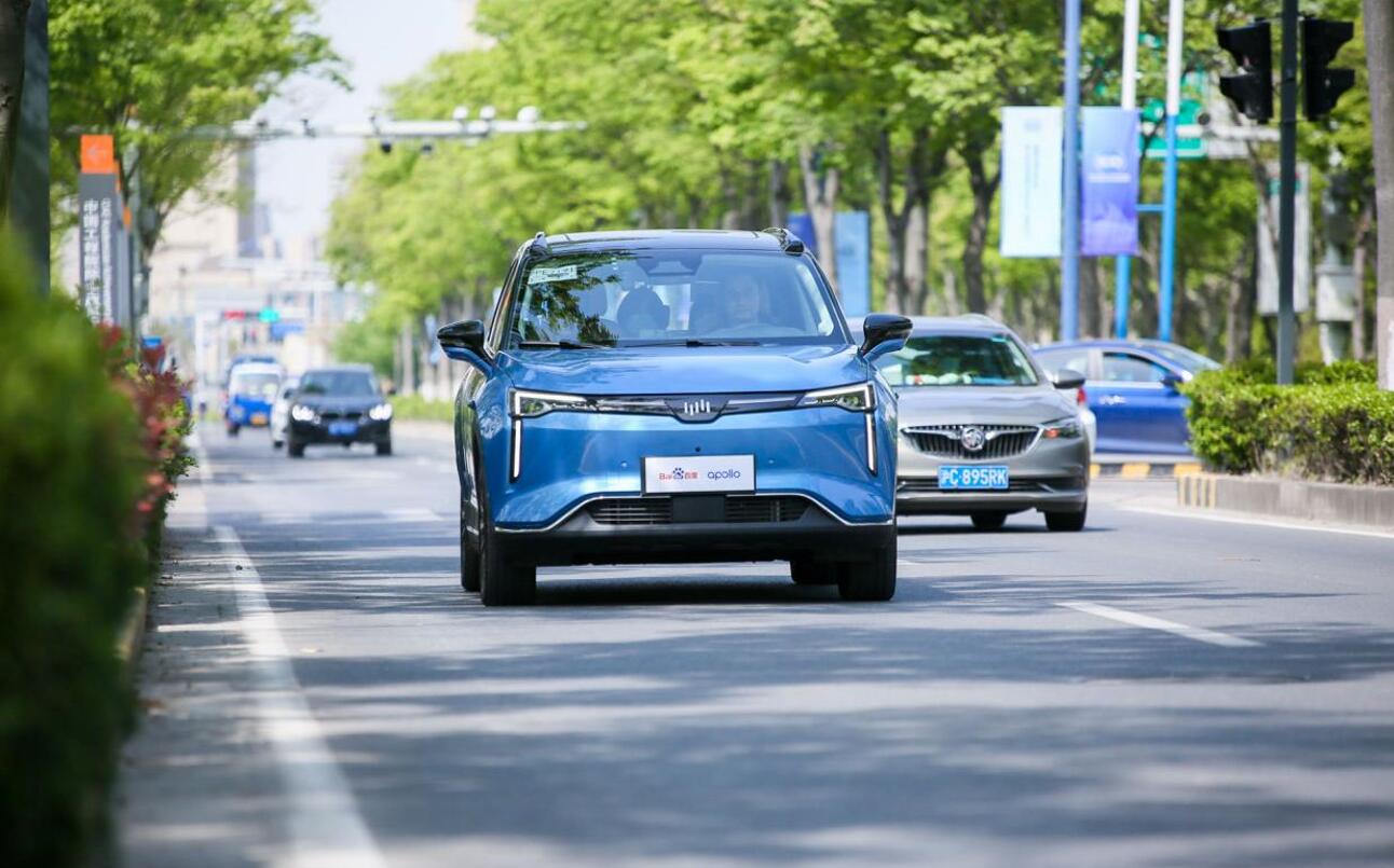 Baidu Apollo launches two new vehicles based on WM Motor's W6 to expedite its self-driving technology commercialization-CnEVPost