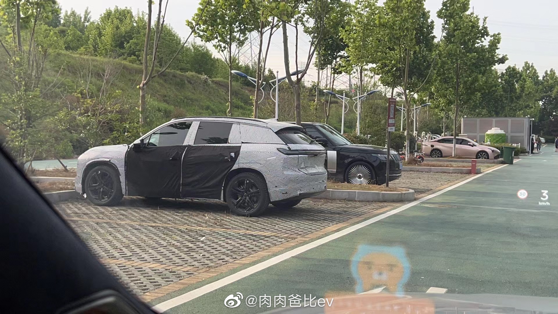 More spy photos of Nio ES7 revealed ahead of planned unveiling in late May-CnEVPost