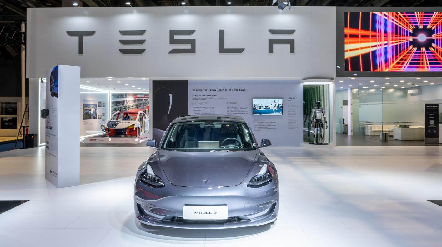 Tesla offers discounts of up to $1,110 for inventory cars in China ...