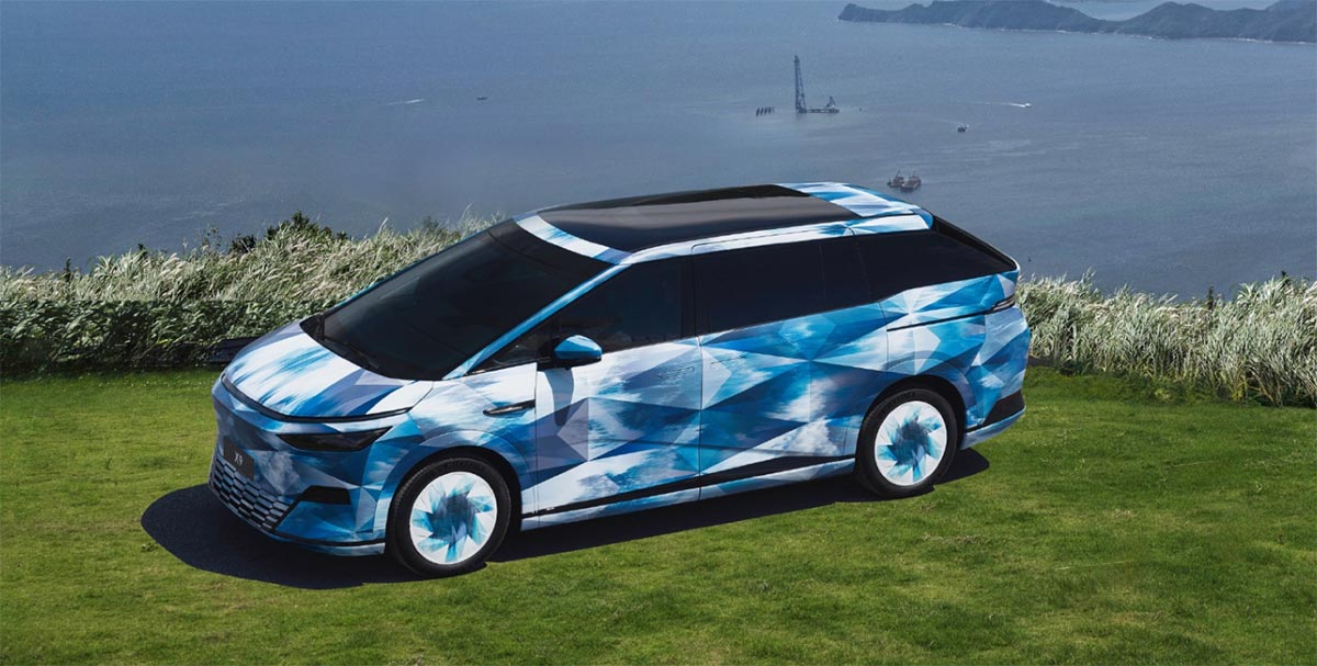 Xpeng starts warming up for X9 MPV, shares photos of camouflage-wrapped vehicle-CnEVPost