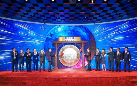CATL surges over 16% in HK stock market debut