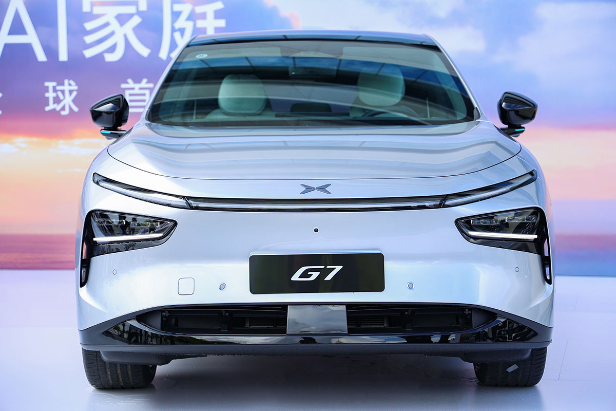 Xpeng debuts G7 SUV and begins its pre-sales, featuring up to 3 in-house self-driving chips